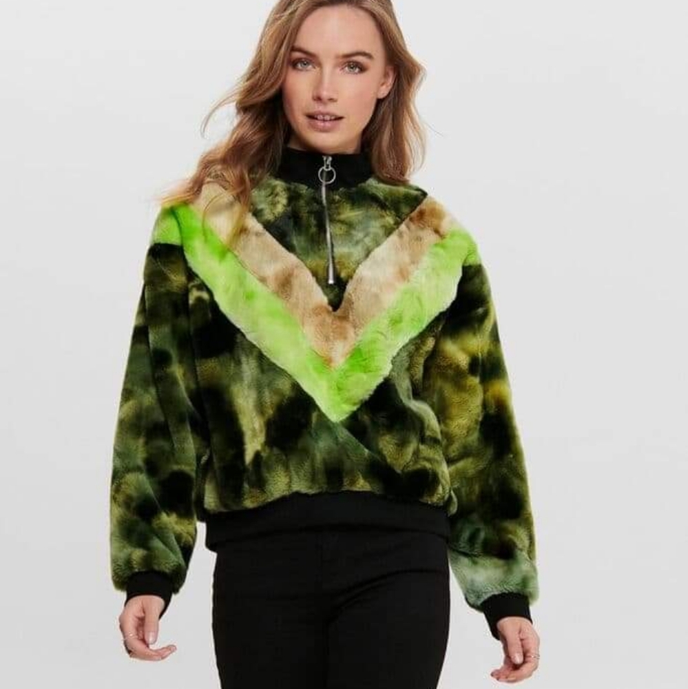 ONLY Faux fur sweatshirt.